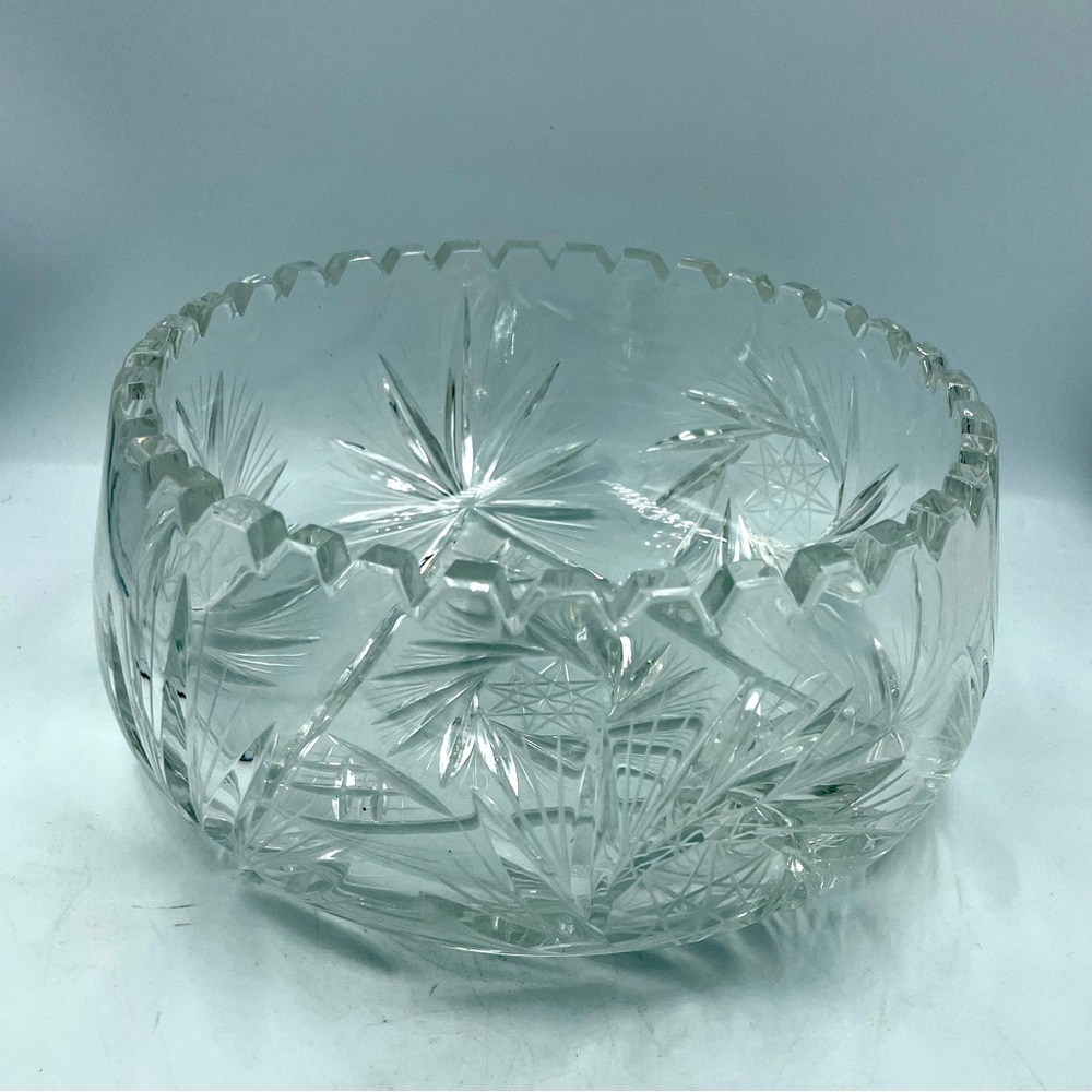Vintage Crystal Bowl Pinwheel Design square edge scalloped edge